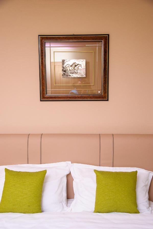 Casa Liana Hotel ออราแด ภายนอก รูปภาพ